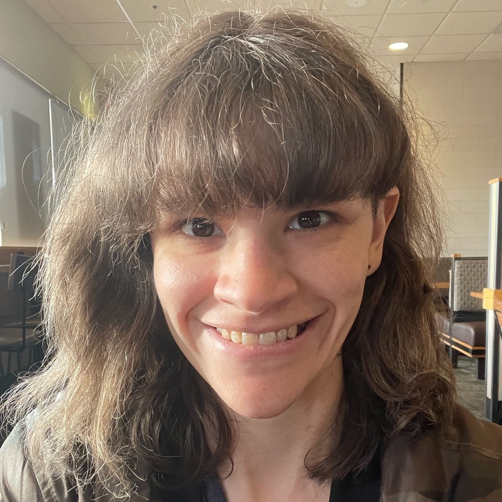 Meet your Posher, Nicole